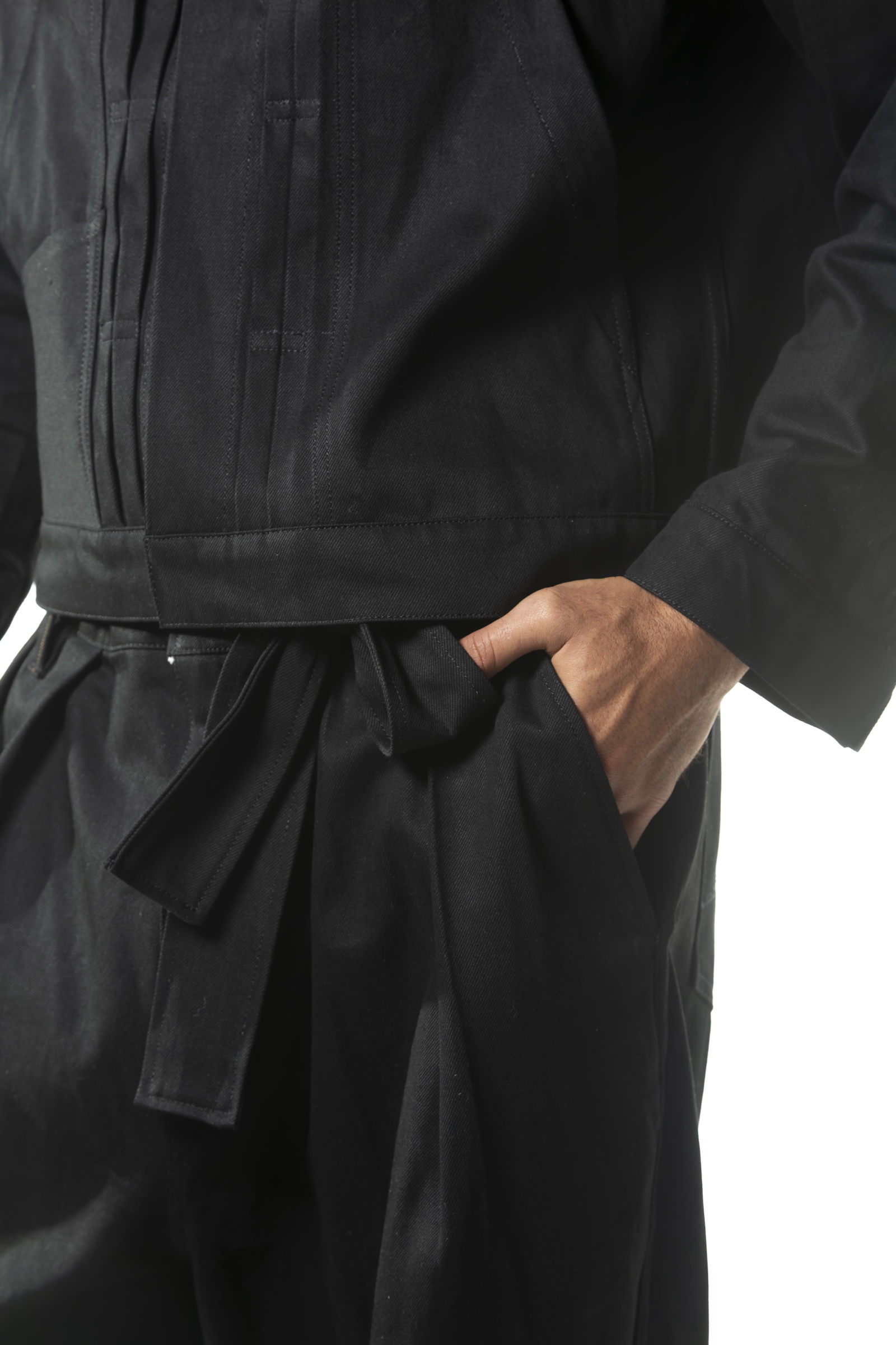Jacket waist construction